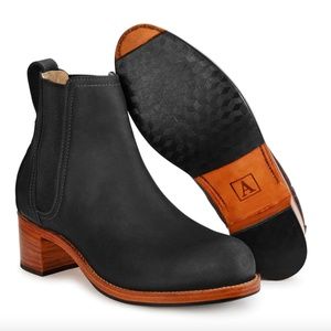 Adelante Boot Co. handmade leather Chelsea heeled boots mahogany/black size 10D
